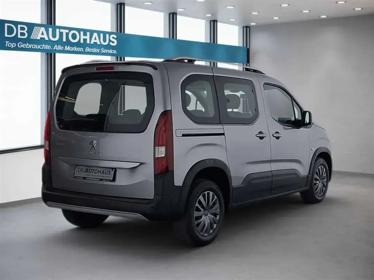 Gebraucht Peugeot Rifter Active 110 PS (80 kW) 2023 Silber Van / Kleinbus