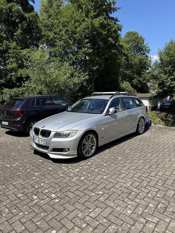 Gebraucht 2009 BMW 320 Kombi | 3.900 € (Fairer Preis) - Bild 1/4