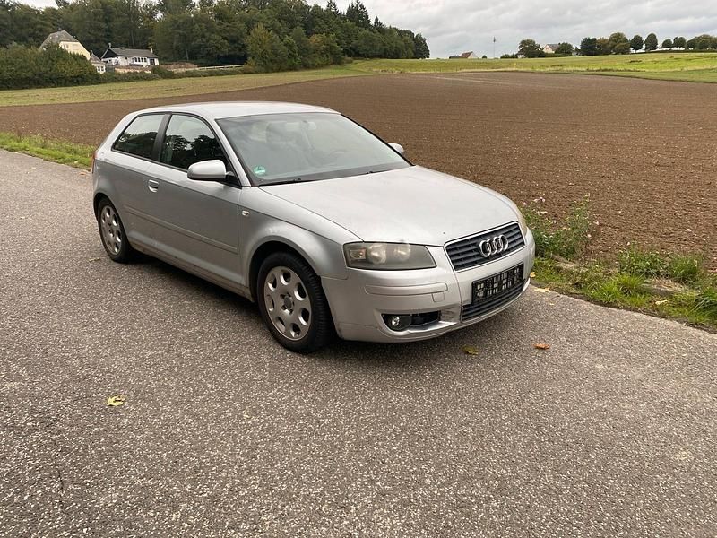 Grau Gebraucht 2003 Audi A3 Kleinwagen | 1.250 € (Superpreis) - Bild 1/4