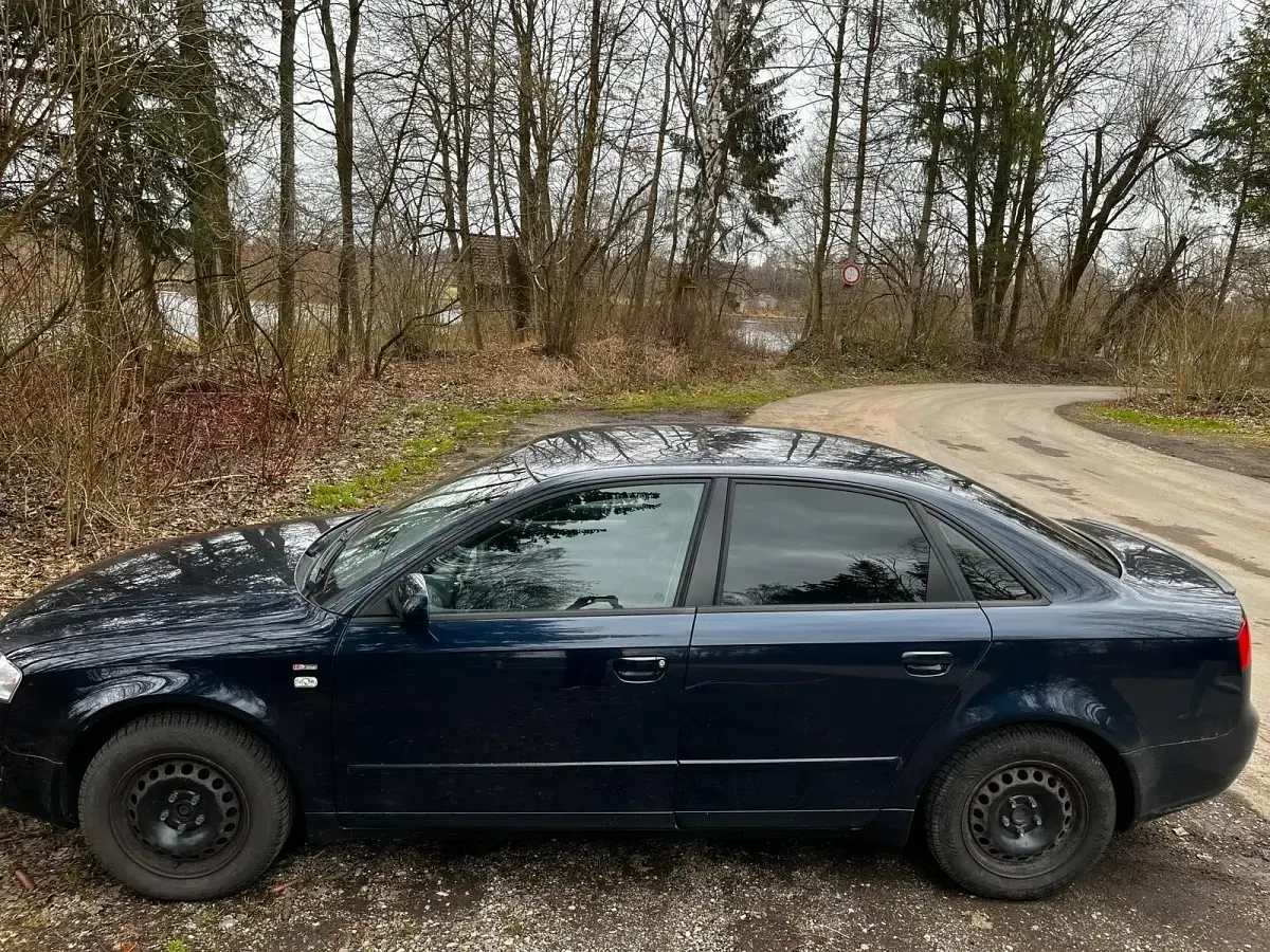 Second-hand Audi A4 140 CP (102 kW) 2006 Albastru Berlinǎ