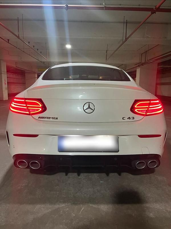 Gebraucht Mercedes C43 AMG AMG 390 PS (286 kW) 2019 Weiß Coupé