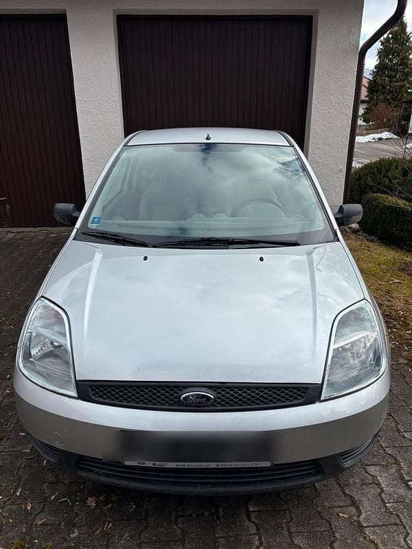 Silber Gebraucht 2002 Ford Fiesta Kleinwagen | 500 € (Superpreis) - Bild 1/4