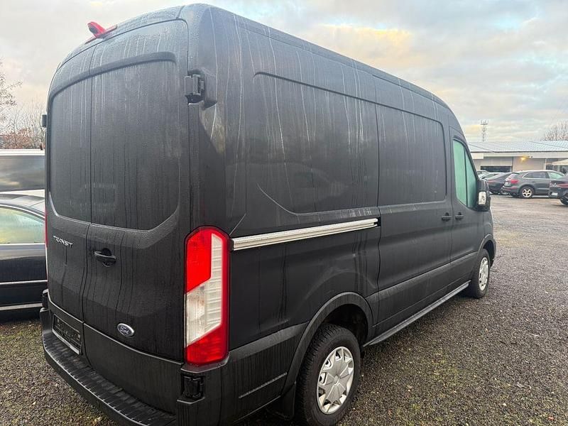 Gebraucht Ford Transit Trend 105 PS (77 kW) 2021 Schwarz Van / Kleinbus