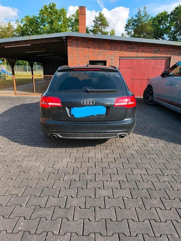 Schwarz Gebraucht 2010 Audi A6 Black Edition Kombi | 12.150 € - Bild 1/4