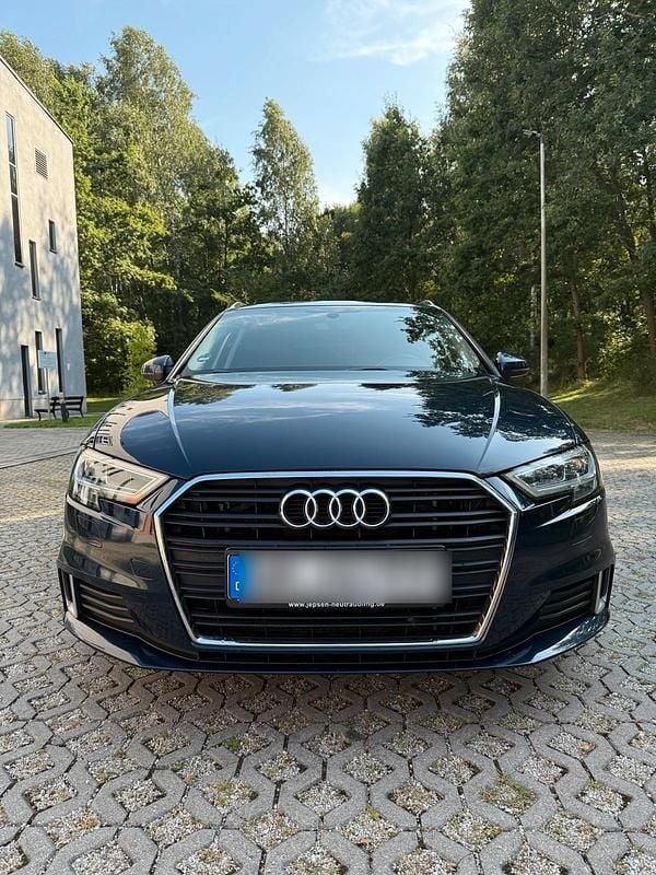 Blau Gebraucht 2016 Audi A3 Kleinwagen | 13.999 € (Fairer Preis) - Bild 1/4