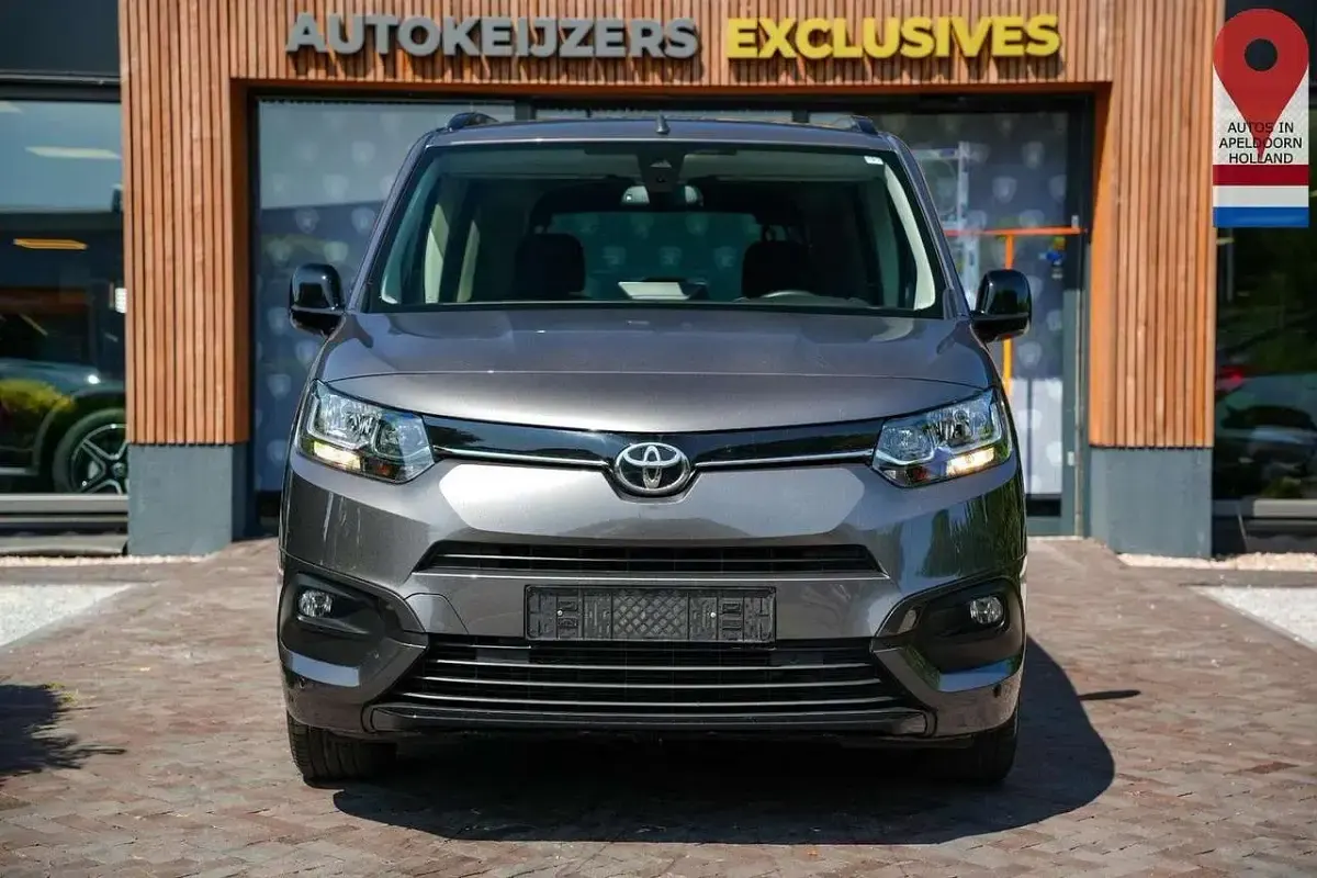 Gebraucht Toyota Proace 131 PS (96 kW) 2024 (evl) Van / Kleinbus
