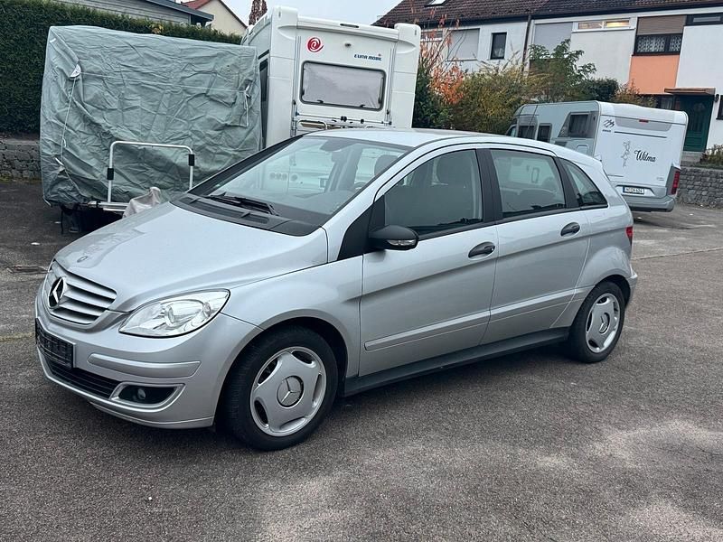 Silber Gebraucht 2005 Mercedes B170 Van / Kleinbus | 1.950 € (Superpreis) - Bild 1/4