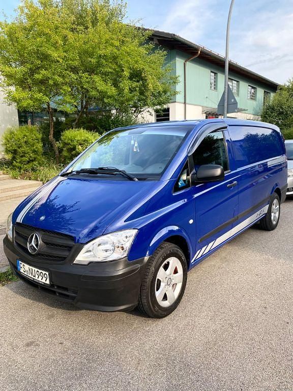 Blau Gebraucht 2013 Mercedes Vito Van / Kleinbus | 8.999 € - Bild 1/4