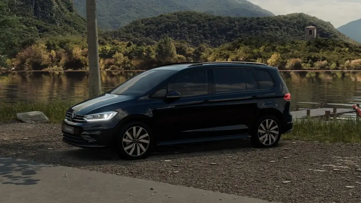 Gebraucht VW Touran R-line 150 PS (110 kW) 2025 Schwarz Van / Kleinbus