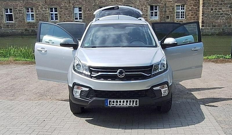 Grau Gebraucht 2017 Ssangyong Korando Crystal SUV | 9.199 € (Fairer Preis) - Bild 1/4