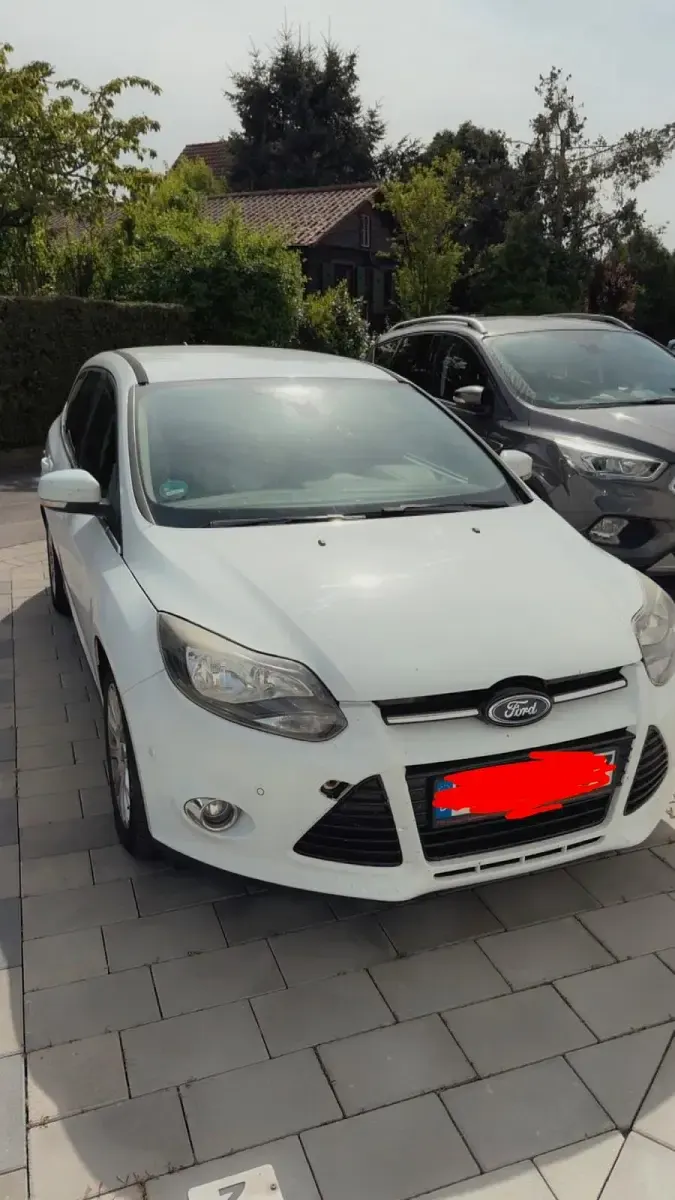 Gebraucht Ford Focus 180 PS (132 kW) 2013 Weiß Limousine