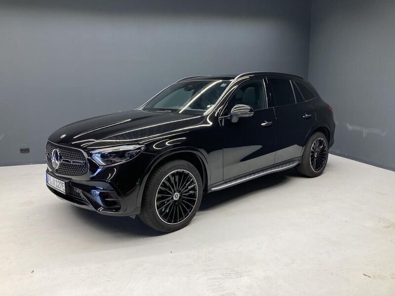 Schwarz Gebraucht 2024 Mercedes GLC300e Premium SUV | 73.980 € - Bild 1/4