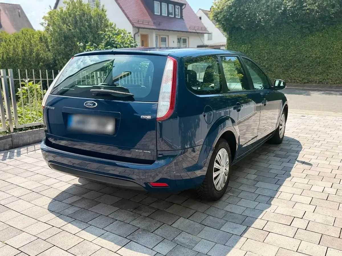 Gebraucht Ford Focus 109 PS (80 kW) 2011 Blau Kombi