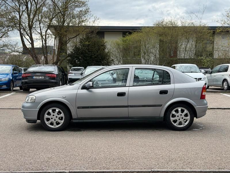 Gebraucht Opel Astra 105 PS (77 kW) 2001 Blau Kleinwagen