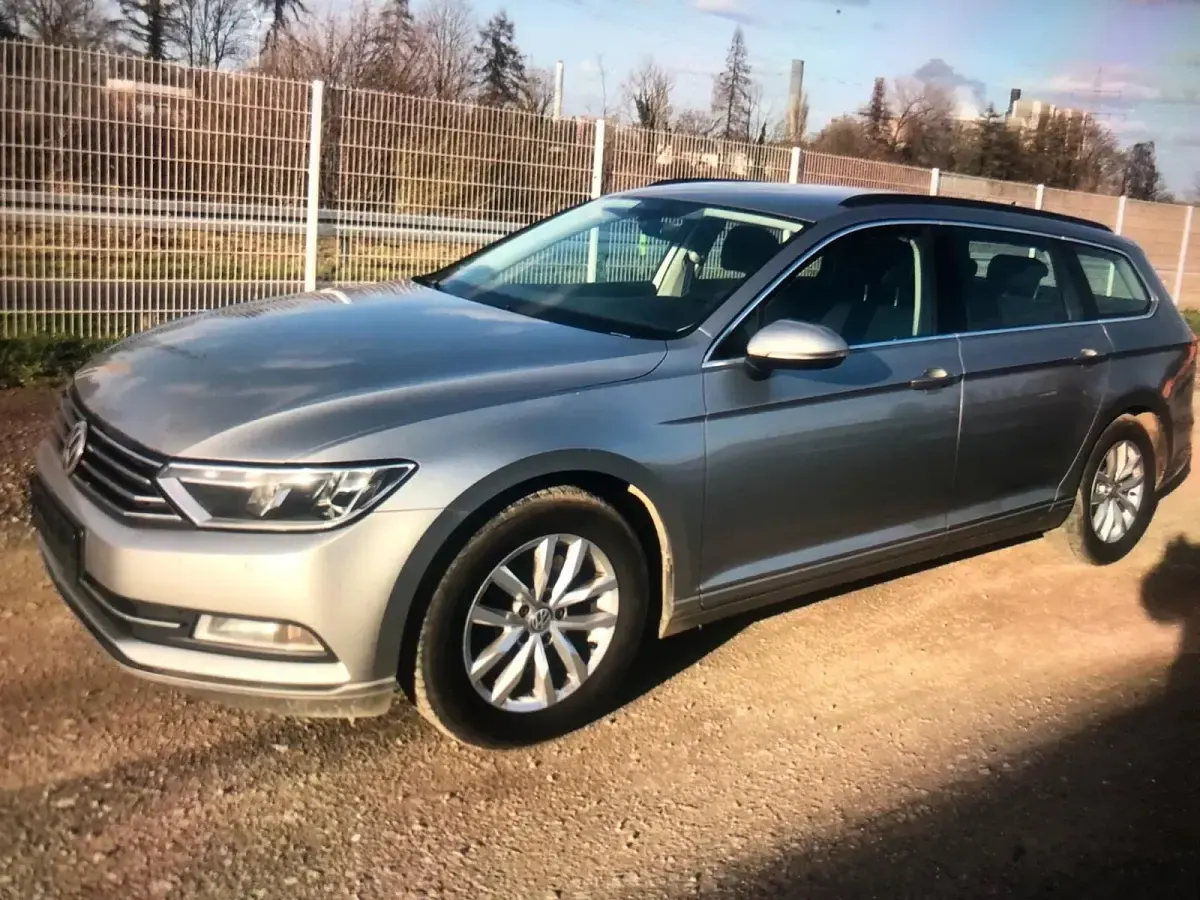 Gebraucht VW Passat 125 PS (91 kW) 2016 Grau Kombi