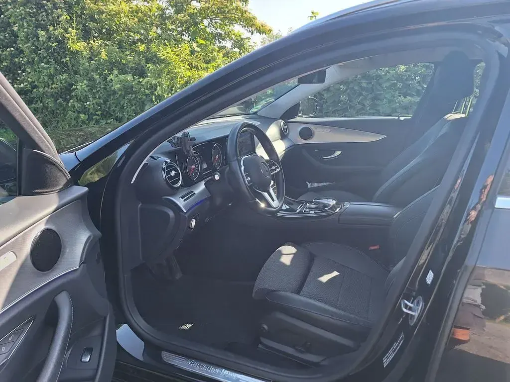 Gebraucht Mercedes E220 Avantgarde 194 PS (142 kW) 2020 Schwarz Limousine