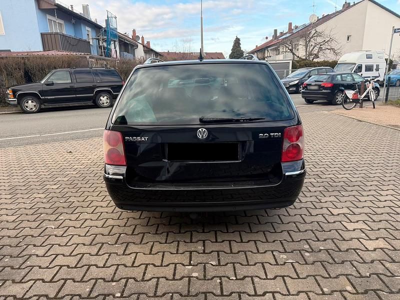 Gebraucht VW Passat Highline 136 PS (100 kW) 2004 Schwarz Kombi