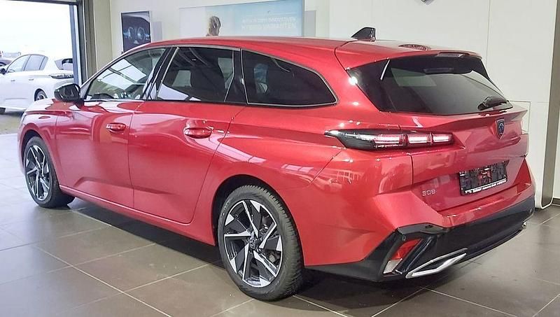 Gebraucht Peugeot 308 SW Allure 131 PS (96 kW) 2023 Rot Kombi