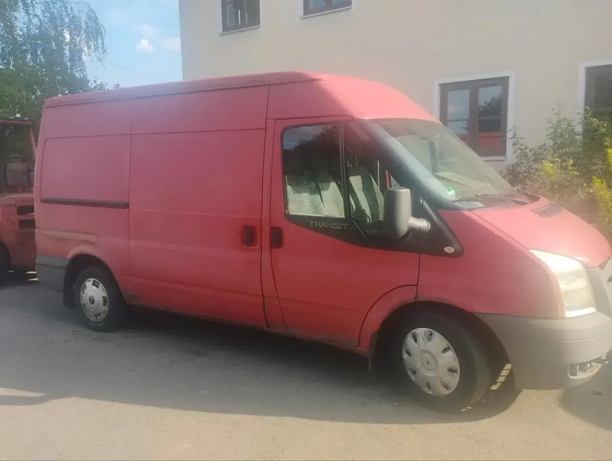 Gebraucht Ford Transit 115 PS (84 kW) 2009 Rot Van