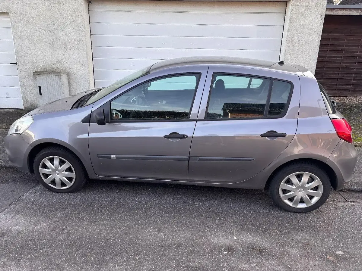 Gebraucht Renault Clio II Expression 75 PS (55 kW) 2011 Grau Kleinwagen