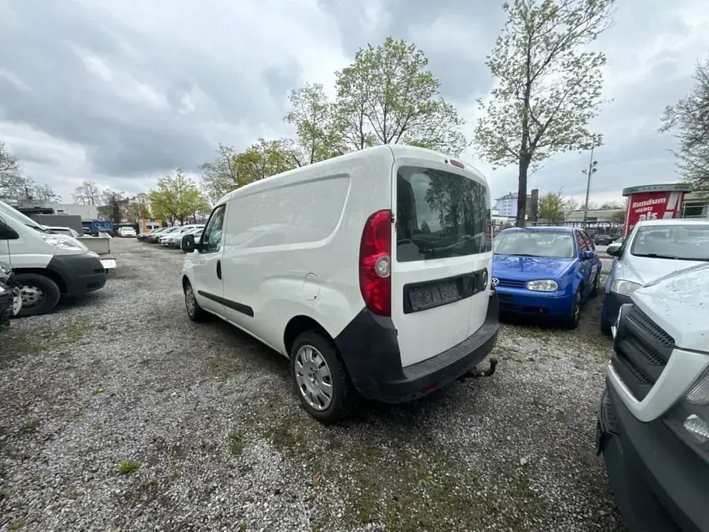 Gebraucht Fiat Doblò 90 PS (66 kW) 2011 Weiß Van / Kleinbus