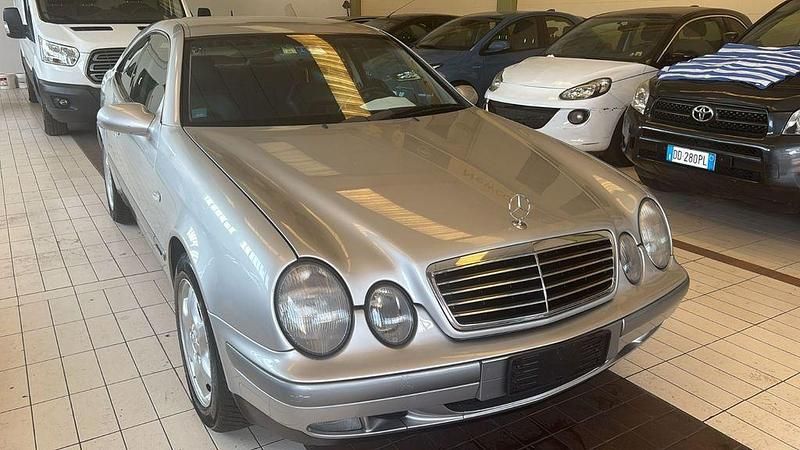 Grau Gebraucht 1999 Mercedes CLK200 Elegance Coupé | 3.990 € (Guter Preis) - Bild 1/4