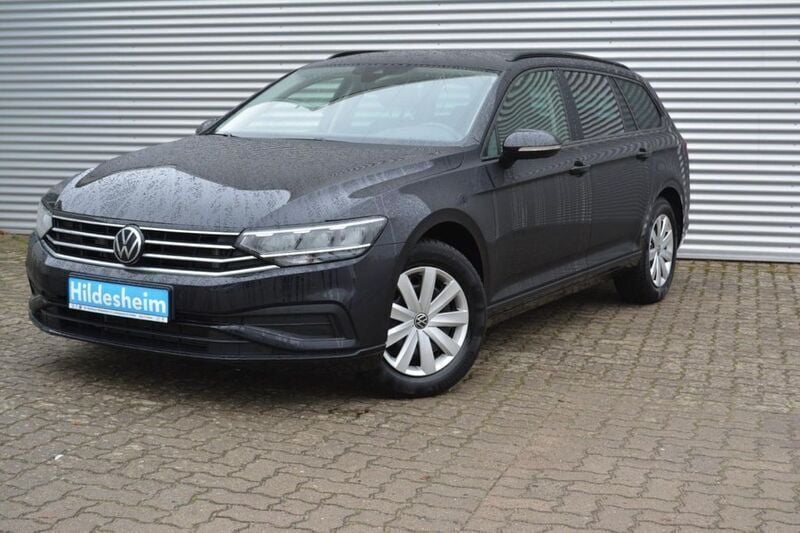 Gebraucht VW Passat Conceptline 150 PS (110 kW) 2023 Schwarz Kombi