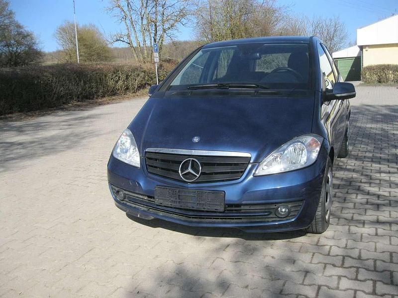 Gebraucht Mercedes A160 95 PS (69 kW) 2012 Blau Limousine