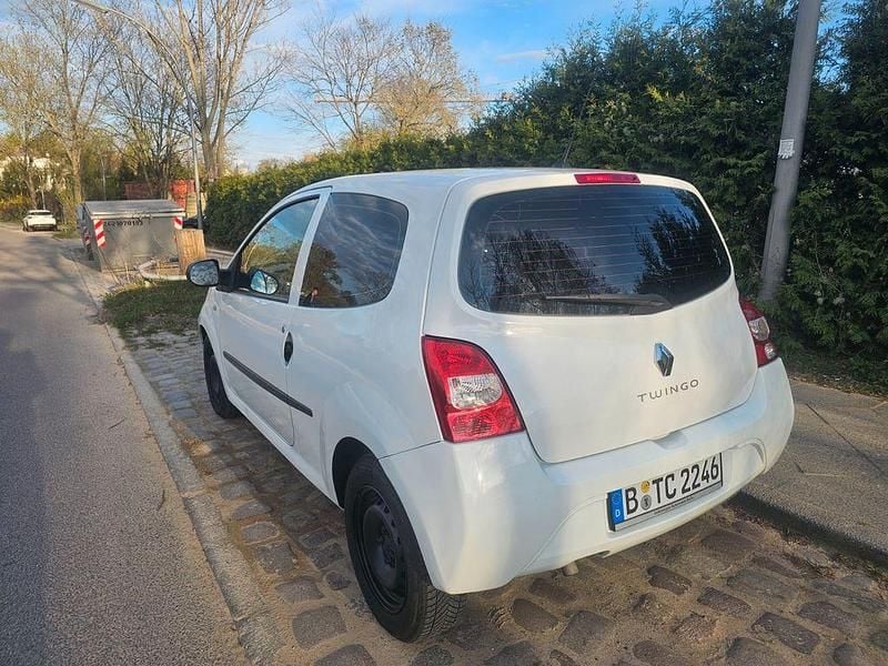 Second-hand Renault Twingo Expression 75 CP (55 kW) 2011 Alb Hatchback