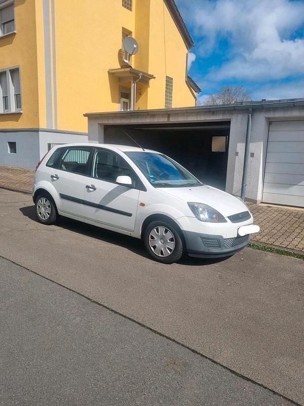 Gebraucht Ford Fiesta 81 PS (59 kW) 2005 Kleinwagen