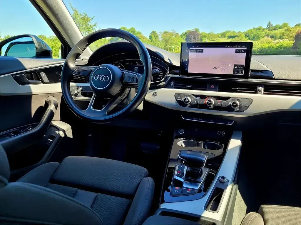 Gebraucht Audi A4 Advanced 163 PS (119 kW) 2019 Schwarz Kombi