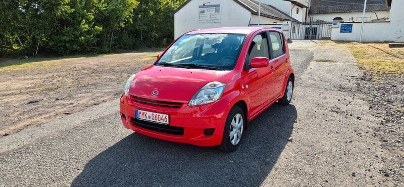 Gebraucht Daihatsu Sirion 91 PS (66 kW) 2009 Rot Kleinwagen