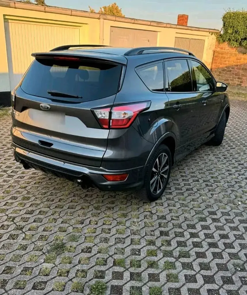 Gebraucht Ford Kuga ST-Line 150 PS (110 kW) 2019 Grau SUV