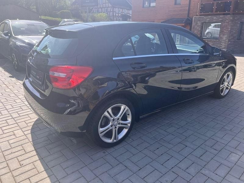 Usata Mercedes A180 122 CV (89 kW) 2012 Nero Berlina