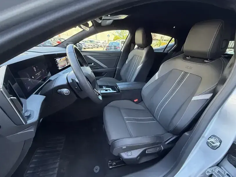 Gebraucht Opel Astra 131 PS (96 kW) 2025 Grau Limousine
