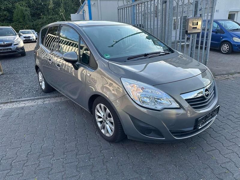 Muskatgrau/pepperdust Gebraucht 2013 Opel Meriva Selection Van / Kleinbus | 4.250 € (Superpreis) - Bild 1/4