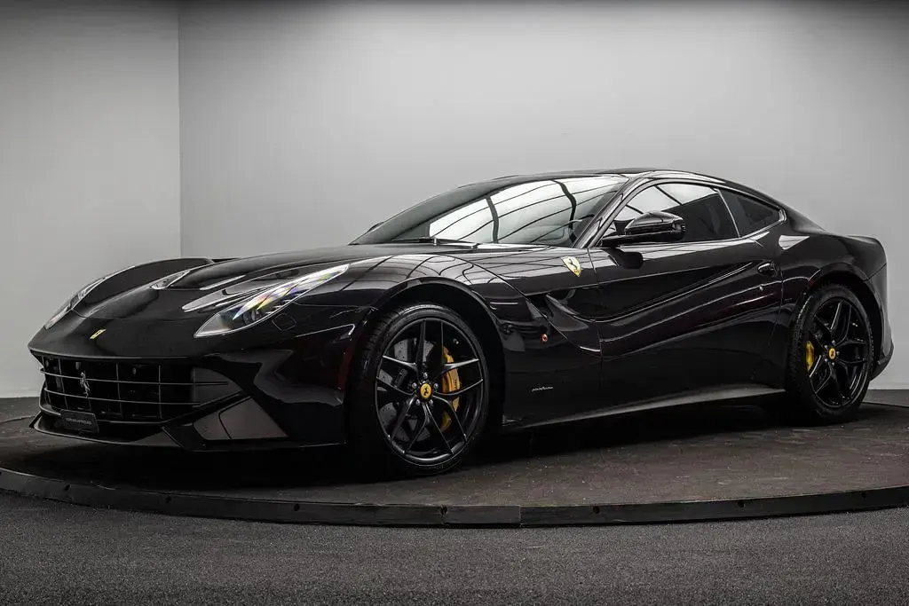 Second-hand Ferrari F12 2015 Negru Coupe