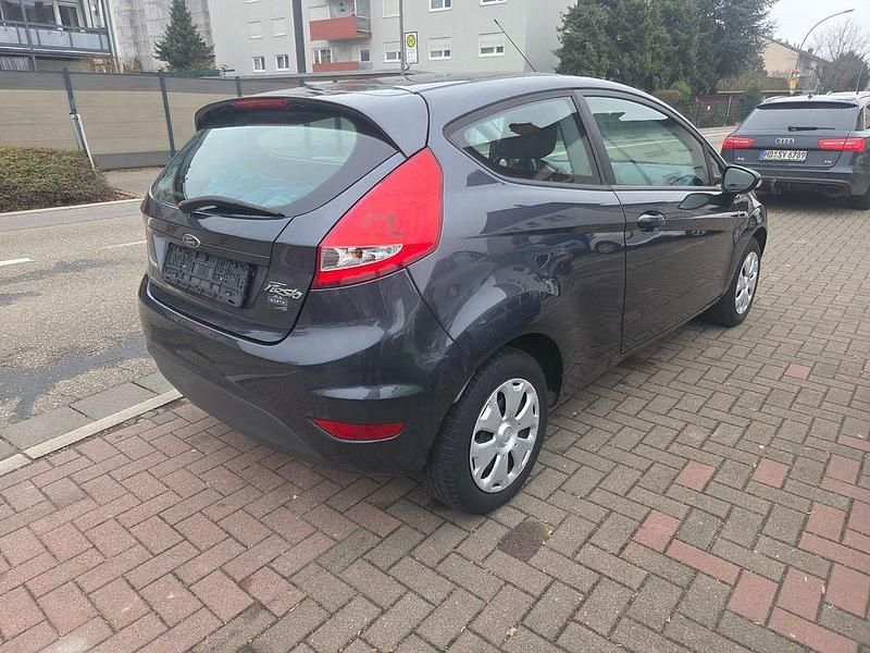 Gebraucht Ford Fiesta Trend 60 PS (44 kW) 2009 Grau Kleinwagen