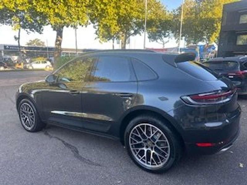 Gebraucht Porsche Macan Basis 245 PS (180 kW) 2019 Blau SUV