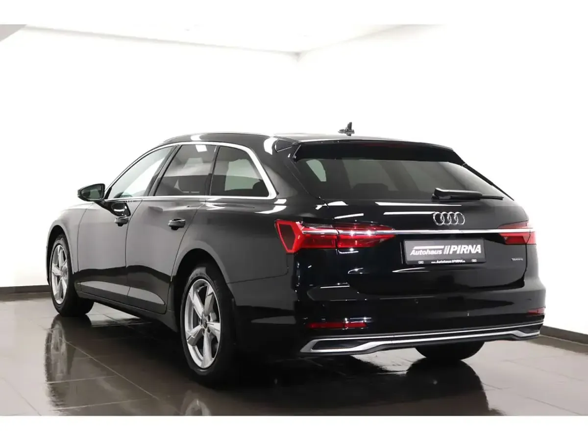 Używany Audi A6 Advanced Plus 245 KM (180 kW) 2025 Czarny Kombi