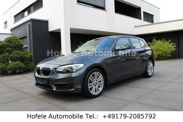 Grau Gebraucht 2019 BMW 118 Sport Line Kleinwagen | 15.450 € (Superpreis) - Bild 1/4