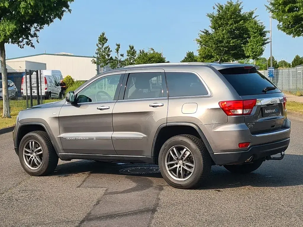Gebraucht Jeep Grand Cherokee Overland 241 PS (177 kW) 2012 Grau SUV