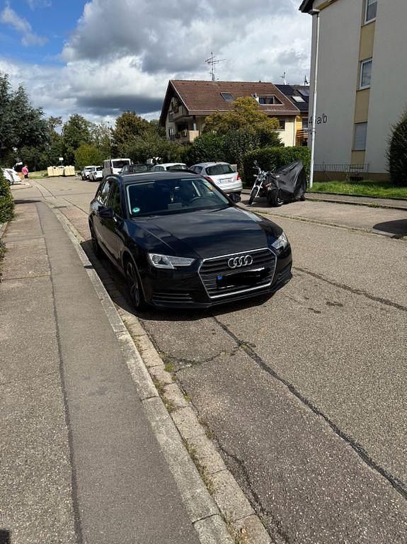 Schwarz Gebraucht 2018 Audi A4 Kombi | 16.900 € (Fairer Preis) - Bild 1/4