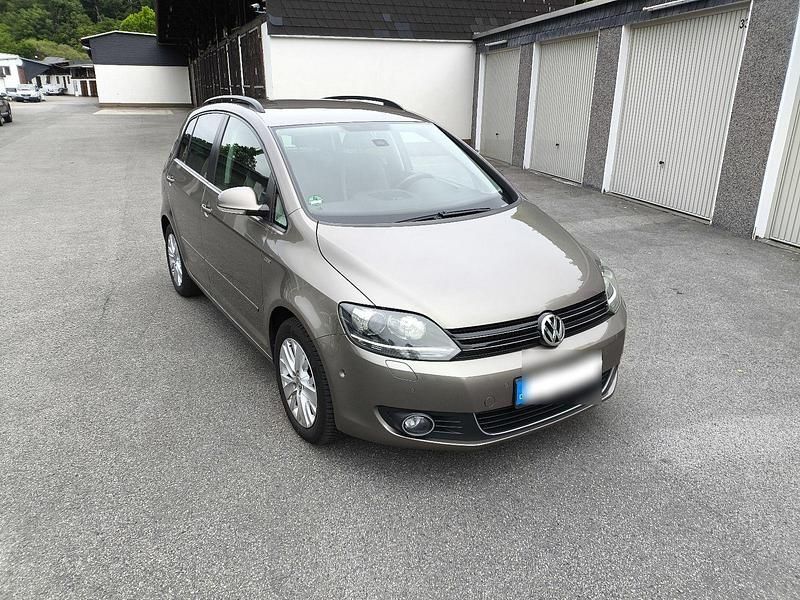 Braun Gebraucht 2013 VW Golf VII Life Limousine | 8.800 € (Guter Preis) - Bild 1/4