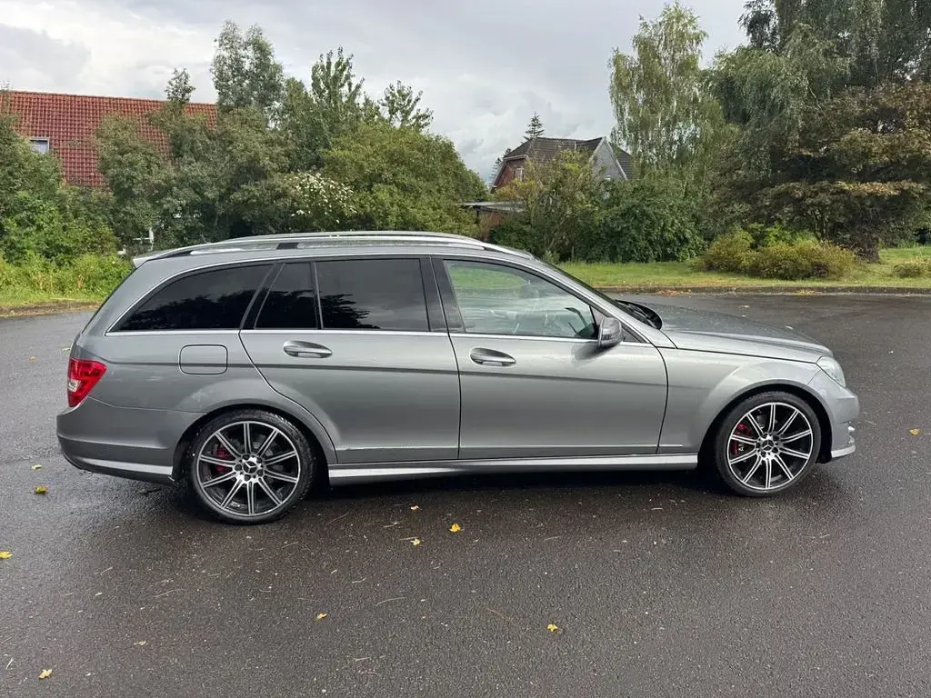 Gebraucht Mercedes C220 AMG line 170 PS (125 kW) 2013 Grau Limousine