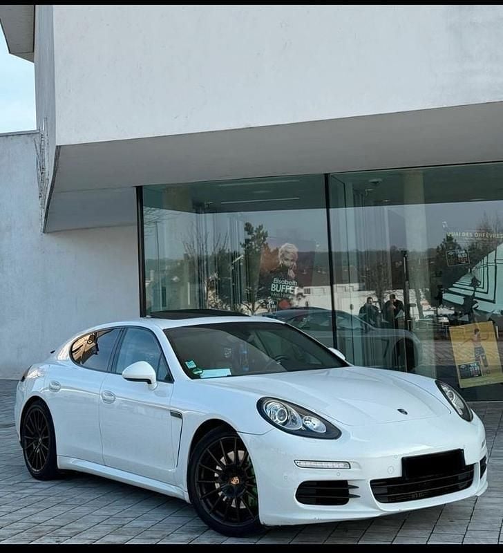 Weiß Gebraucht 2014 Porsche Panamera Kleinwagen | 28.000 € (Etwas zu teuer) - Bild 1/4