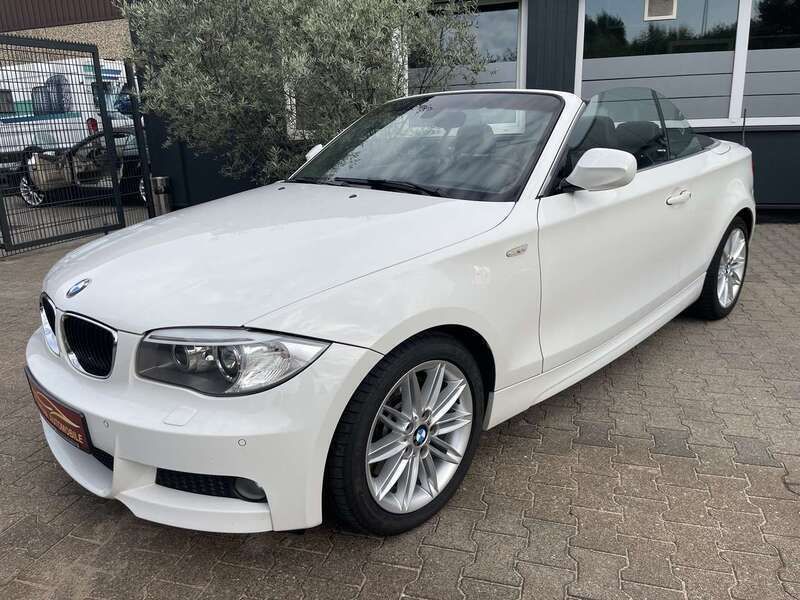 Alpinweiss iii Gebraucht 2012 BMW 123 Cabriolet Sport Line Cabrio | 9.500 € (Teuer) - Bild 1/4