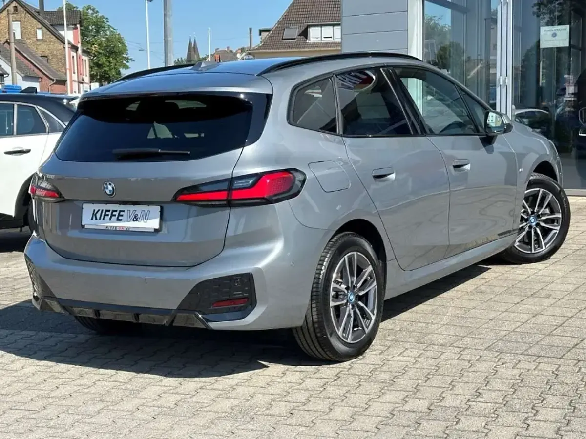 Gebraucht BMW 230 Coupé M Sport 326 PS (239 kW) 2024 Skyscraper grau metallic Coupé
