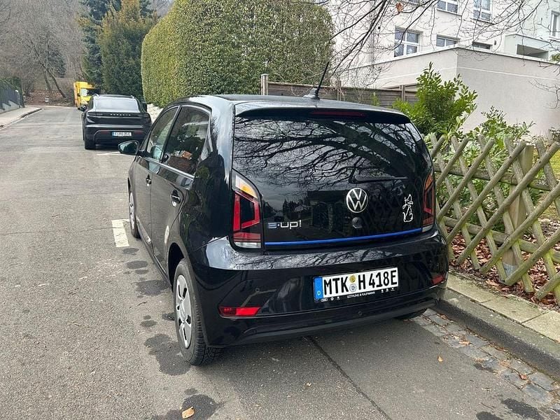 Schwarz Gebraucht 2022 VW e-up! Style Kleinwagen | 14.000 € (Guter Preis) - Bild 1/4