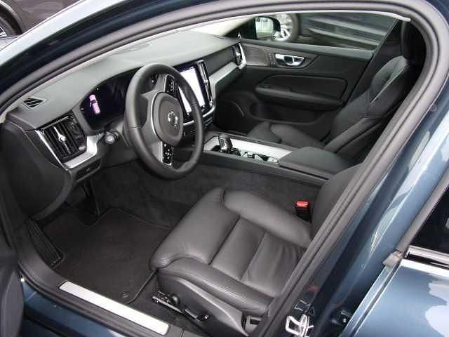 Gebraucht Volvo V60 145 PS (106 kW) 2024 Kombi